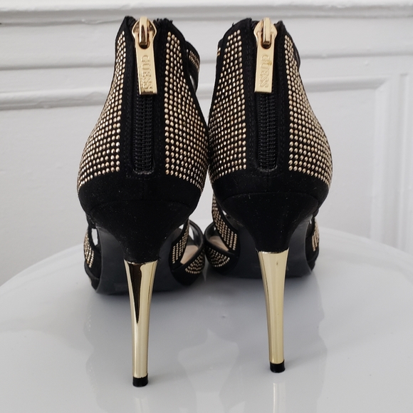 Shoes - Picture 3 of 4